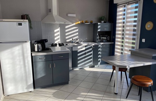 La Heuniere House | Self-contained 5-person apartment key box garden terrace children's play area 27950