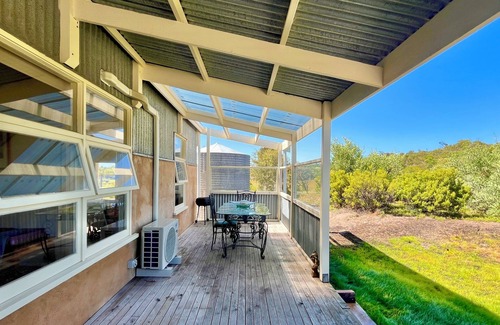 Waterhouse Cabin | Self contained cabin in quiet coastal bushland setting. Pet friendly!