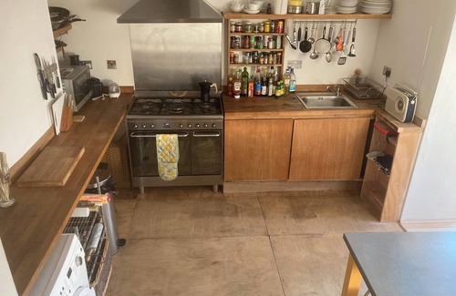 Norwich Apartment | Self contained flat, on a quiet street close to city centre. Pet friendly.