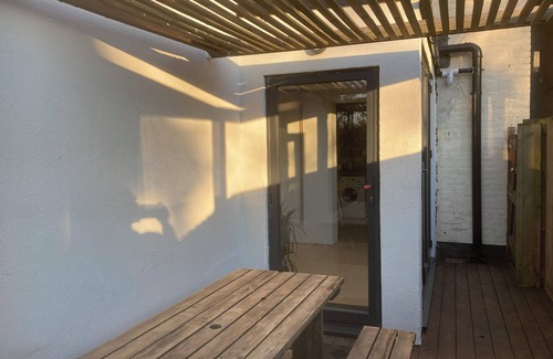 Norwich Apartment | Self contained flat, on a quiet street close to city centre. Pet friendly.