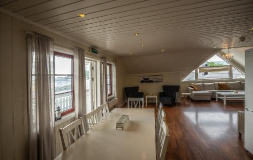 Selje Apartment | Seljevaagen Penthouse