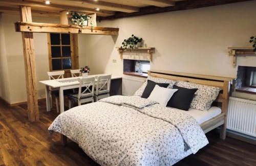 Meclov House | Selská chalupa Anetka