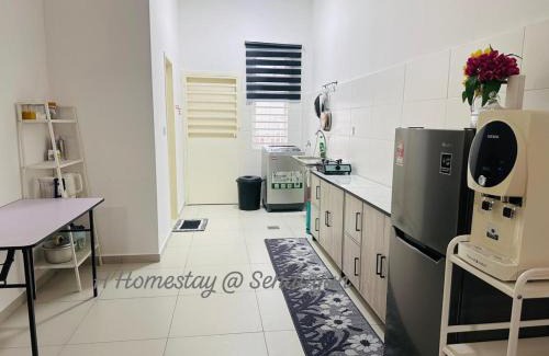 Bandar Sri Sendayan House | SENDAYAN H HomestayMuslimsahaja