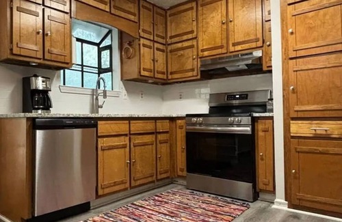 Senoia House | Senoia: Cozy Home Away From Home-Pet Friendly