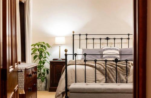 Seppeltsfield House | Seppeltsfield Vineyard Cottage Luxury Romantic Getaway
