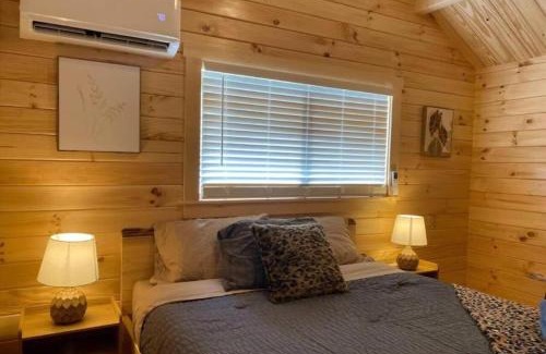 Asheboro House | Serene 1BR Cabin near NC Z00 with Loft & Waterview