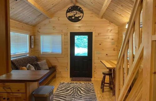 Asheboro House | Serene 1BR Cabin near NC Z00 with Loft & Waterview