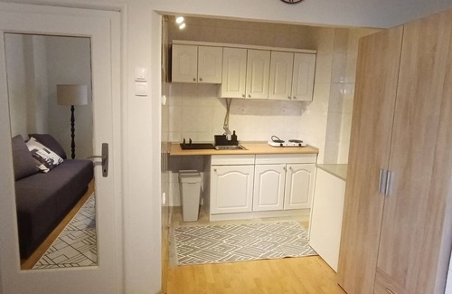 Vracar Apartment | Serene apartment with WiFi in charming Beograd