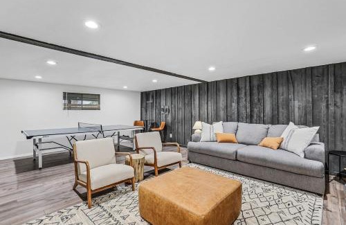 Munds Park House | Serene Cabin-Sauna-Game Room