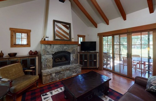 Tamarack Cottage | Serene Cottage | Ski-In/Ski-Out Private Hot Tub