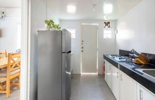 Urdaneta City House | Serene Cozy Air Con Home in Fully-Secured Complex