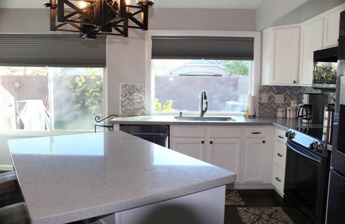 Sun Groves House | Serene Escape and Modern Comfort, Pool Heater, BBQ