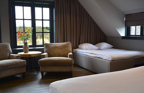 Municipality of Wassenaar House | Serene Family Getaway w/breakfast | Dunes & Beach nearby | Scenic outdoor