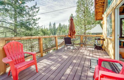 Serene Lakes House | Serene Lakes Cabin with Deck Dog Friendly!