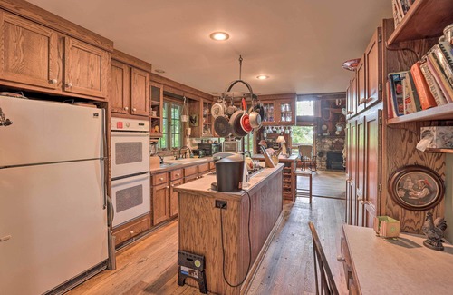 Lodi House | Serene Lodi Escape w/Deck: Boat, Hike & Sip!