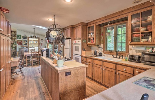 Lodi House | Serene Lodi Escape w/Deck: Boat, Hike & Sip!