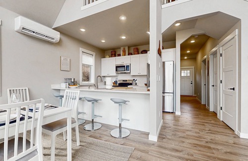 Lummi Island House | Serene Lummi Island Retreat with hot tub, stunning water & Mt. Baker Views