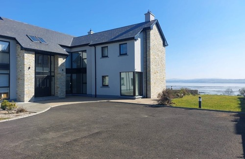 Letterkenny House | Serene luxurious Haven with Sea View: Rooms or Entire Property Letterkenny
