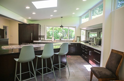 Highland Terrace House | Serene Mid-Century Retreat