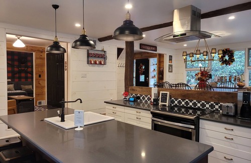 Laughlintown Cottage | Serene Mountain Cottage on banks of McCullen Run Stream