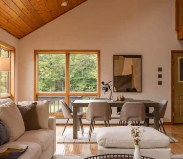 Fleischmanns House | Serene Mountain Lodge w Stunning Views