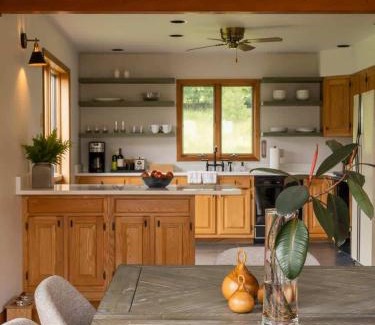 Fleischmanns House | Serene Mountain Lodge w Stunning Views