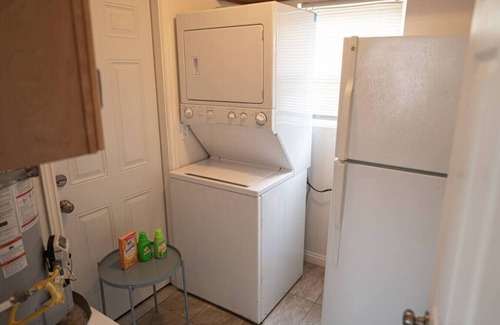 Glendale House | SERENE OASIS: BEAUTIFUL 1BR HOUSE in GLENDALE w/PRIVATE PATIO & PARKING p5