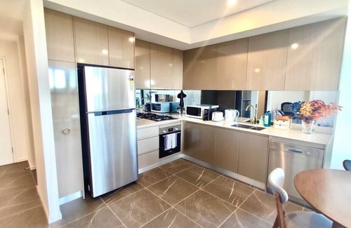 Wentworth Point Apartment | Serene Parkside Retreat 2Brs@ close 2 Olympic park