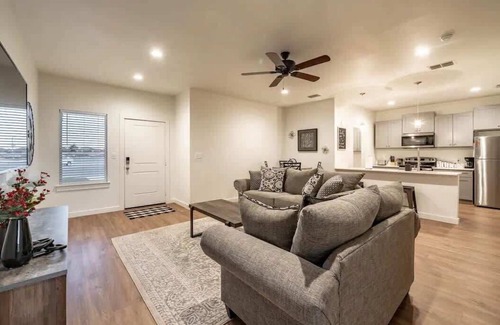 North by Northwest House | Serene Retreat - 3BR 3BA - Minutes to Tech