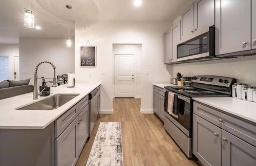 North by Northwest House | Serene Retreat - 3BR 3BA - Minutes to Tech