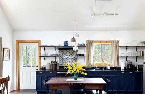 Phoenicia House | Serene Retreat on a Stream