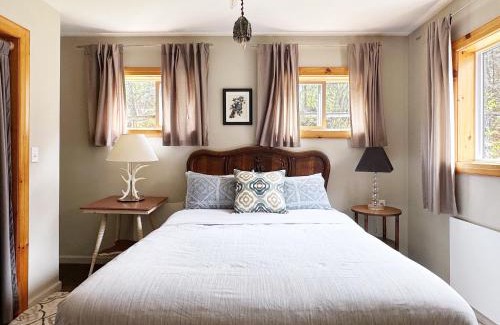 Phoenicia House | Serene Retreat on a Stream