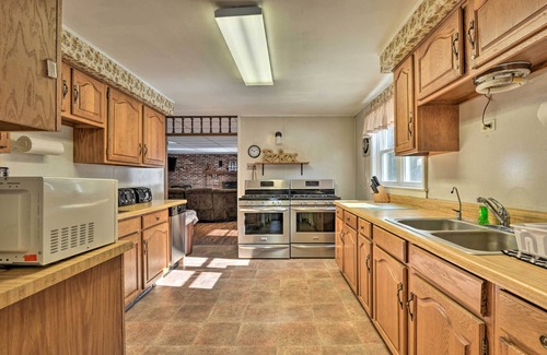Saxton House | Serene Saxton Lodge: 7 Mi to Lake Raystown!
