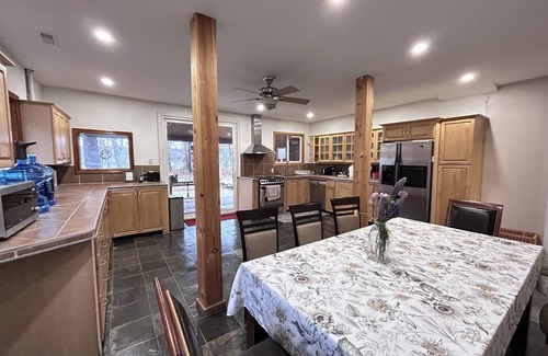 Buckhorn Cottage | Serene, Spacious Waterfront Cottage in Kawartha Lakes w. Hot Tub. Pet-Friendly!