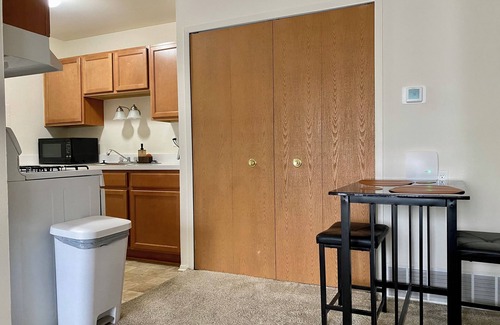 Wixom Apartment | Serene Stay:Near Freeways & City Excitement