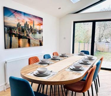 Coulsdon West House | Serene Stays
