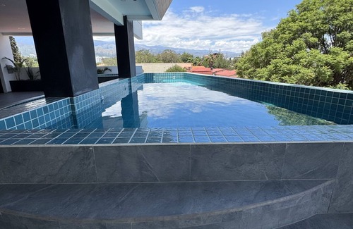 Tarija Apartment | Serene studio with Pool and Wifi in charming Tarija