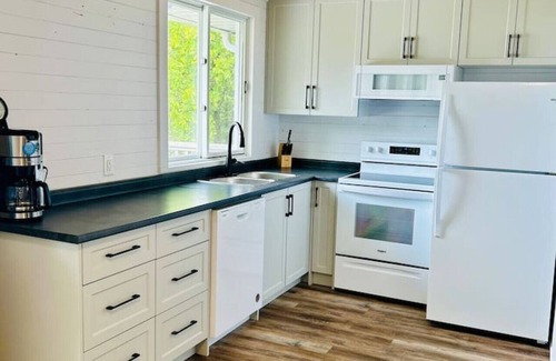 Tobermory Cottage | Serene Tobermory waterfront cottage