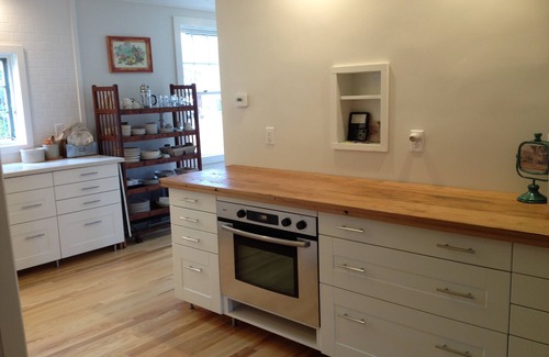 Franklin House | Serene Two Bedroom Suite To Rent In Historic Home