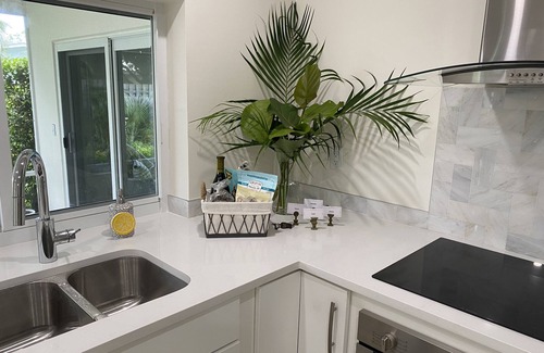 Deerfield Beach House | Serenity at the Cove with a Spa mins from Beach