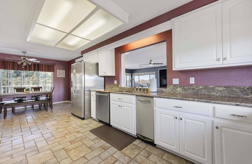 Mesa Rock House | Serenity Escape | 4BR | Hot Tub | Mini Golf | Fire Pit