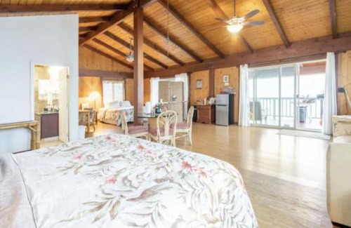Captain Cook House | Serenity Hale