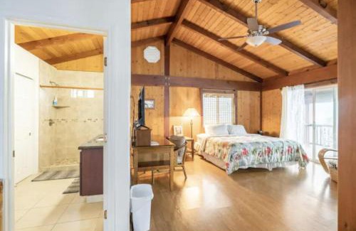 Captain Cook House | Serenity Hale