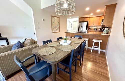 Scotch Creek House | Serenity Lakeside - Waterfront - Shuswap Vacations and Sledding Accommodation