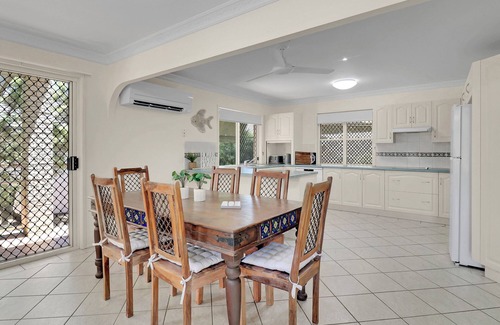 Kinka Beach House | Serenity on Scenic- Your Ideal Coastal Family Escape!
