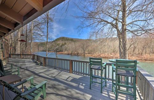 Lewisburg House | Serenity on the River Luxe Lewisburg Cabin!