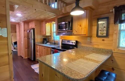 Mill Spring Cabin | Serenity Ridge Cabin F: Couple's Vacay + Hot Tub