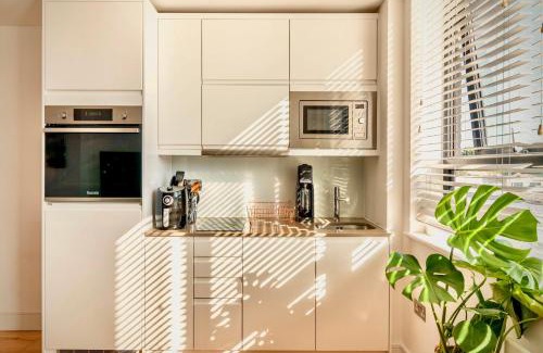 Haywards Heath Apartment | Serenity Suite