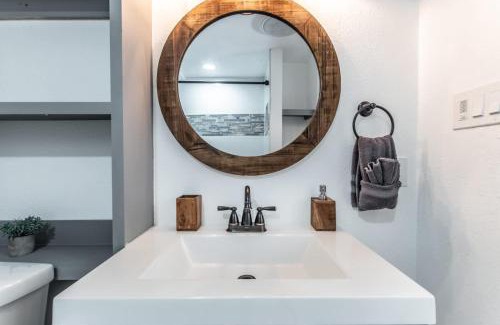 Del Mar Apartment | Serenity Suites C