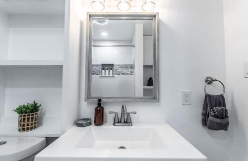 Del Mar Apartment | Serenity Suites C